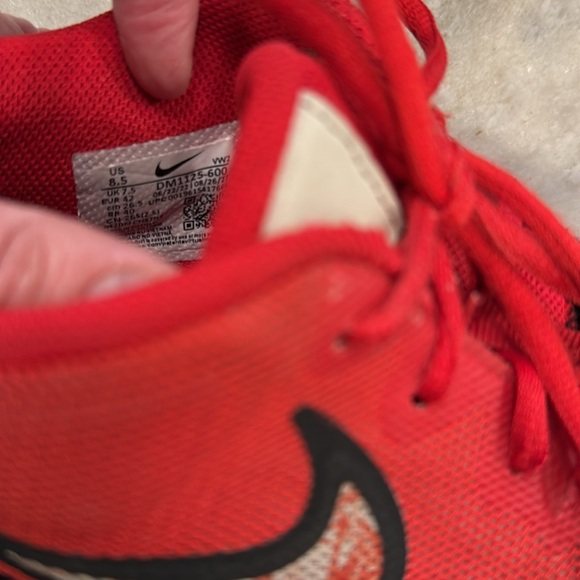 Nike Kyrie Flytrap 6 Basketball Shoes, Size 8.5 - Picture 14 of 14